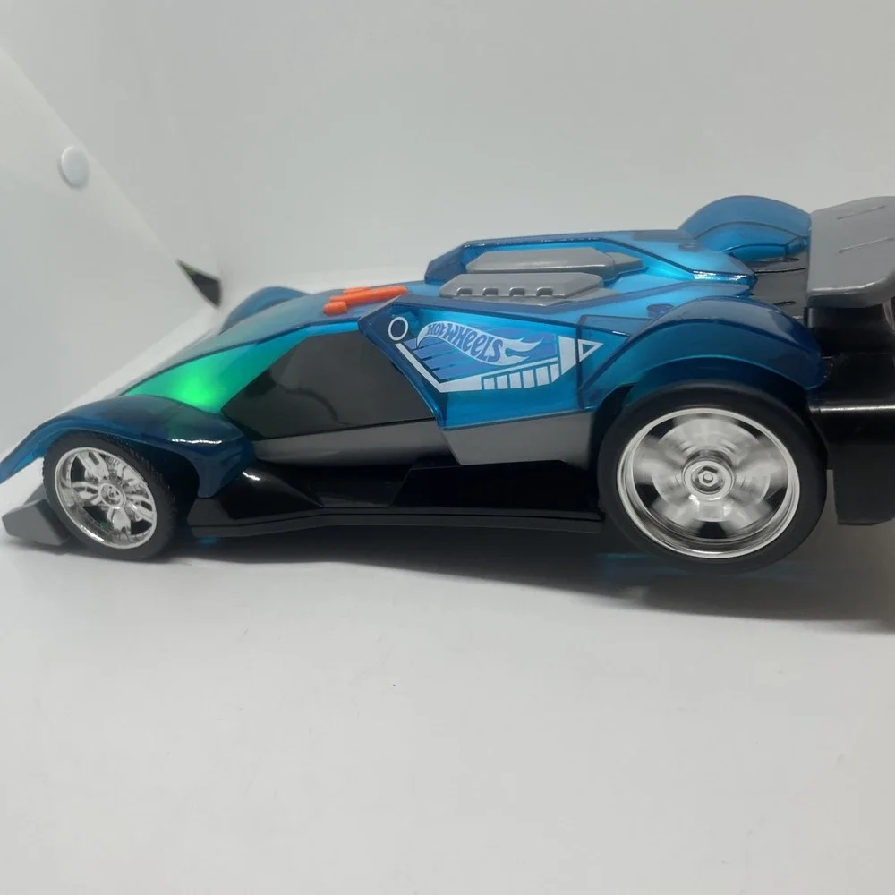 Hot Wheels Color Crashers Cyber Speeder Car  WORKING  Lights Sound‎ Moves  Fast